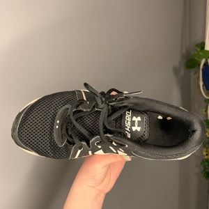 Under Armour tennis shoes